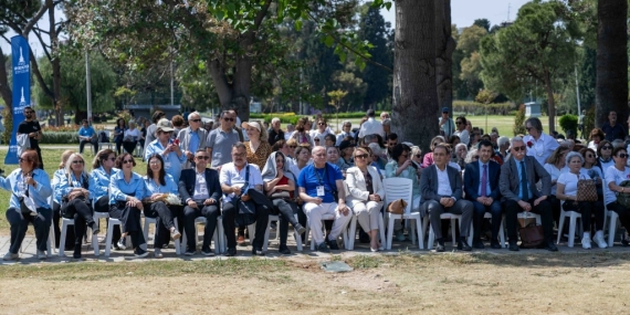 Bornova’nın çınarları üniversiteli oluyor