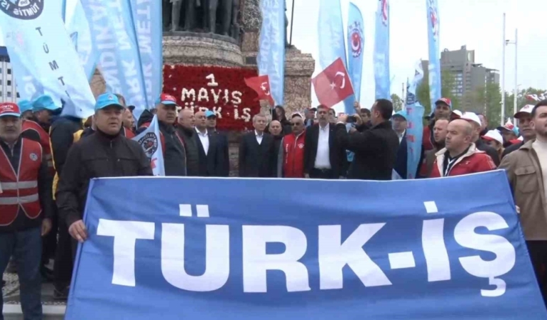TÜRK-İŞ çelenk bıraktı: Emekli aylıkları temel ihtiyaçları karşılamaya yetmiyor