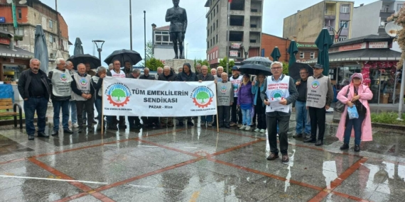Rize’nin Pazar ilçesinde emekliler meydana çıktı