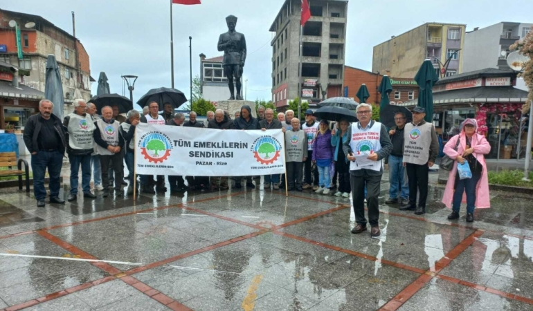 Rize’nin Pazar ilçesinde emekliler meydana çıktı