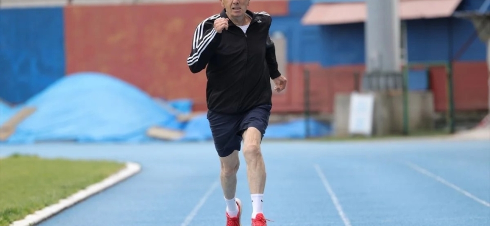 78-yasindaki-emekli-bankaci-atletizmde-pistle-19854258_amp-1024x683