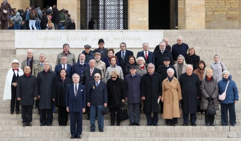 Emekli hariciyeciler ilk kez bir dernek altında toplanıyor